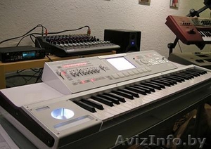 Selling Original : Korg PA800 Pro Arranger : € 500 / Yamaha Tyros 4 €